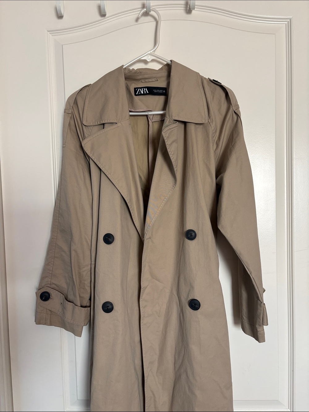 Light trench coat